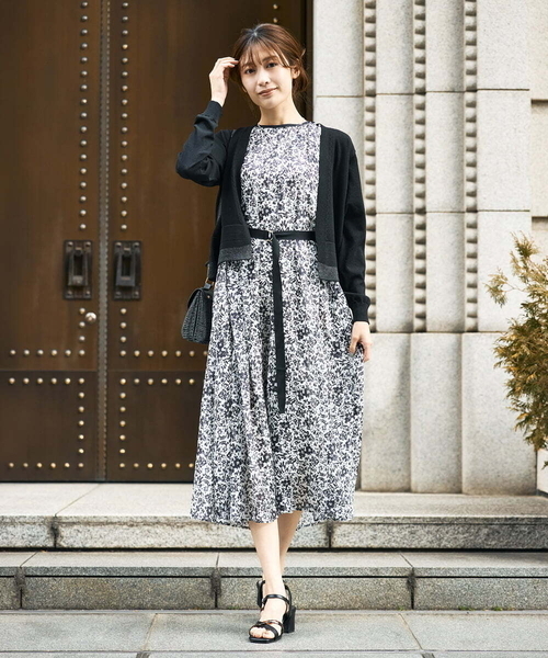 a.v.v（アーヴェヴェ）の「【洗える】フラワープリントギャザーノースリーブワンピース（ワンピース・レディース・アイボリー/ネイビー・38/36/40）」の17枚目の写真