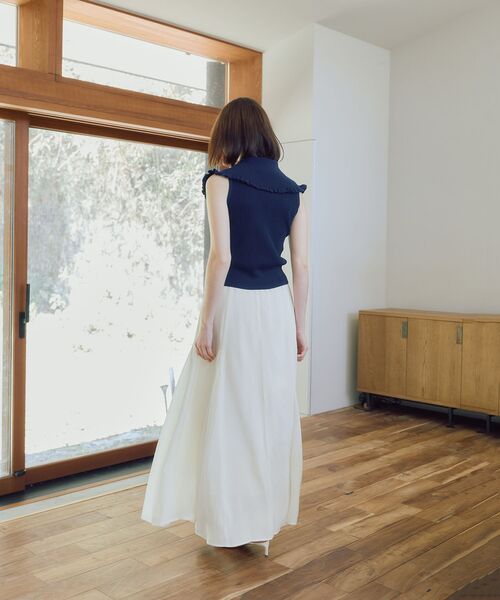 cle blatt(クレブラット)の「ニュアンスシアーフレアスカート(スカート・レディース・オフホワイト/サックスブルー/ベージュ・SMALL/MEDIUM)」の6枚目の写真