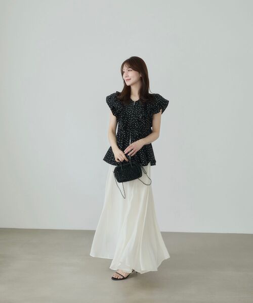 cle blatt(クレブラット)の「ニュアンスシアーフレアスカート(スカート・レディース・オフホワイト/サックスブルー/ベージュ・SMALL/MEDIUM)」の7枚目の写真