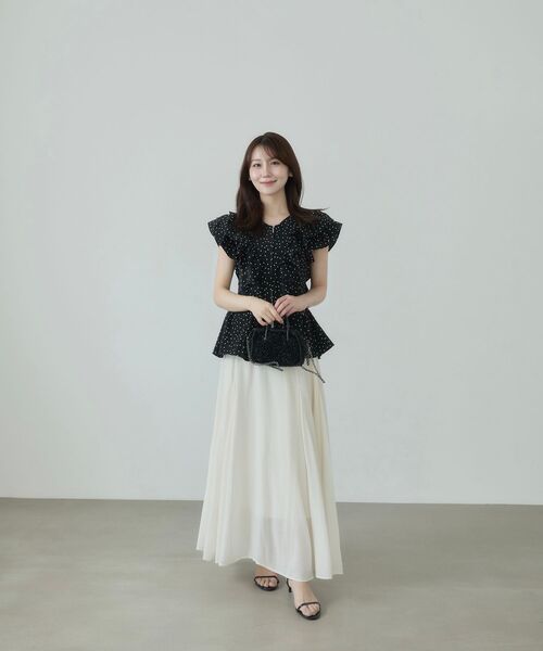 cle blatt(クレブラット)の「ニュアンスシアーフレアスカート(スカート・レディース・オフホワイト/サックスブルー/ベージュ・SMALL/MEDIUM)」の8枚目の写真