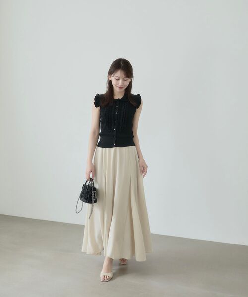 cle blatt(クレブラット)の「ニュアンスシアーフレアスカート(スカート・レディース・オフホワイト/サックスブルー/ベージュ・SMALL/MEDIUM)」の17枚目の写真