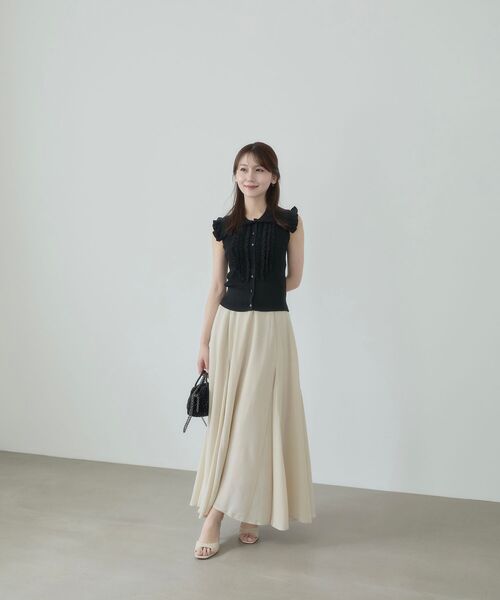 cle blatt(クレブラット)の「ニュアンスシアーフレアスカート(スカート・レディース・オフホワイト/サックスブルー/ベージュ・SMALL/MEDIUM)」の18枚目の写真