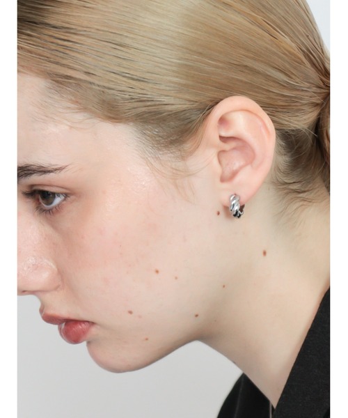 Bilan(ビラン)の「【BILAN】ツイストワンタッチピアス(サージカルステンレス)(ピアス(両耳用)・レディース・シルバー/ゴールド・FREE)」の6枚目の写真