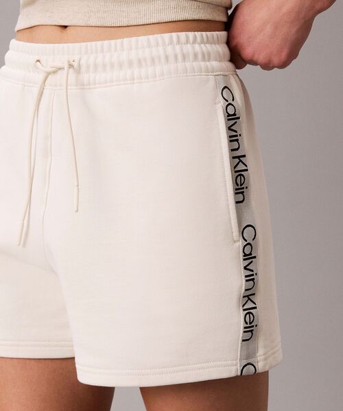 Calvin Klein(カルバン・クライン)の「ショートパンツ(その他パンツ・レディース・オフホワイト・XS/S/M)」の1枚目の写真