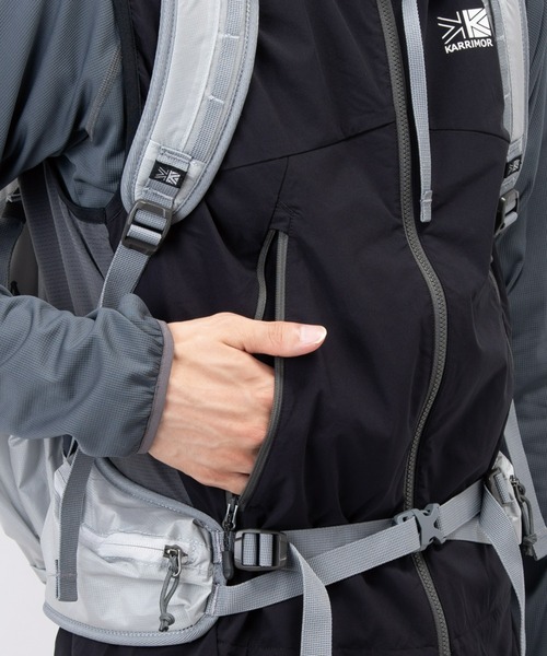 karrimor(カリマー)の「active softshell vest(ベスト・メンズ・ライトベージュ/ブラック/ライトブルー・XL/S/M/L)」の10枚目の写真