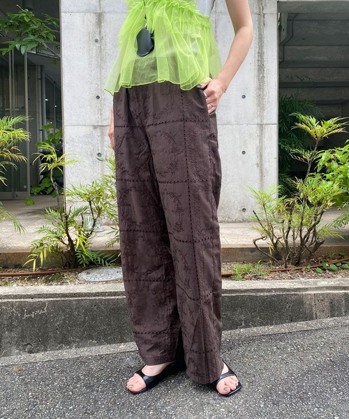 bohmal(ボマール)の「パッチワーク風総刺繍シアーパンツ(その他パンツ・レディース・ブラック/チョコ・FREE)」の11枚目の写真