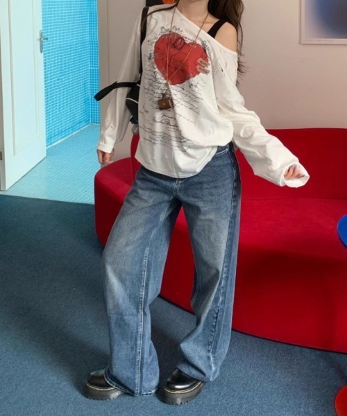 Lis ardent（リスアルダン）の「バックスター刺繍デザインワイドデニムパンツ バギージーンズ（デニムパンツ・レディース・ブルー・S/M/L）」の2枚目の写真