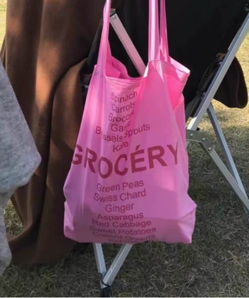 Vipoa(ヴィポア)の「letter print tote bag(トートバッグ・レディース・ネイビー/ブラック/グリーン/イエロー/ピンク・FREE)」の16枚目の写真