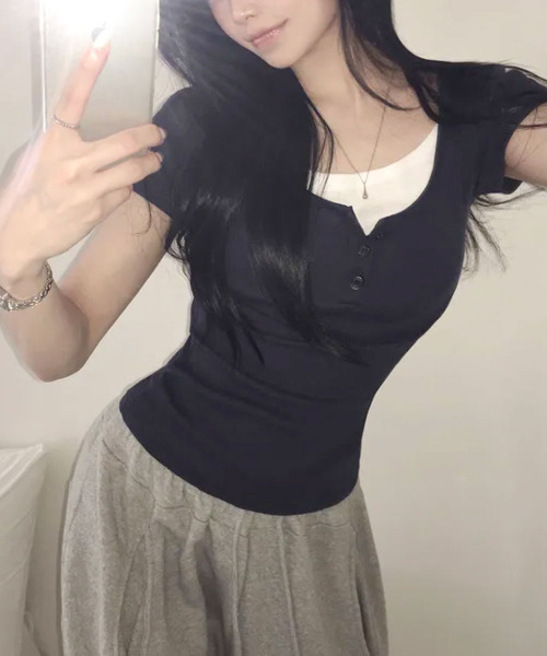 VIVID LADY(ビビッドレディー)の「レイヤード風 ヘンリーネック 半袖Tシャツ(Tシャツ/カットソー・レディース・ブラック/グリーン/グレー/パープル/ネイビー/ピンク・FREE)」の13枚目の写真