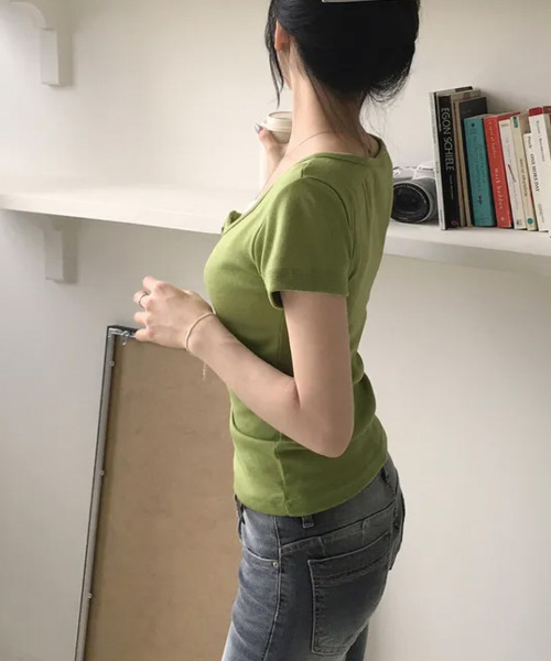 VIVID LADY(ビビッドレディー)の「レイヤード風 ヘンリーネック 半袖Tシャツ(Tシャツ/カットソー・レディース・ブラック/グリーン/グレー/パープル/ネイビー/ピンク・FREE)」の20枚目の写真