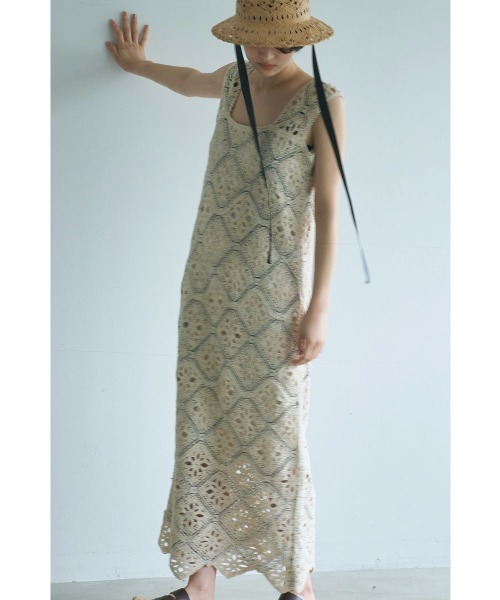 marjour(マージュール)の「CROCHET LACE DRESS(ワンピース・レディース・ホワイト×ブラック/チャコール・M)」の1枚目の写真