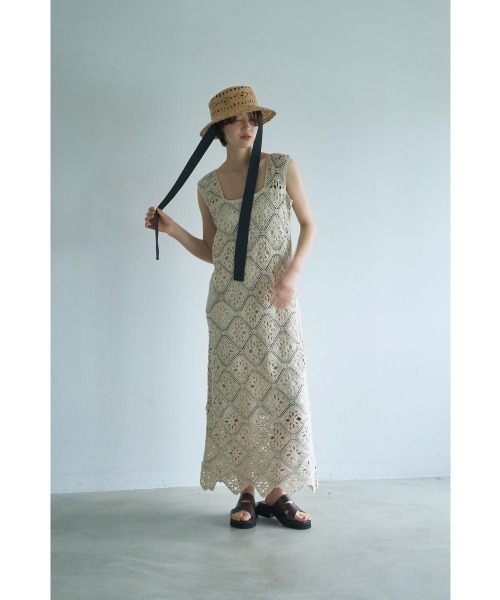marjour(マージュール)の「CROCHET LACE DRESS(ワンピース・レディース・ホワイト×ブラック/チャコール・M)」の3枚目の写真