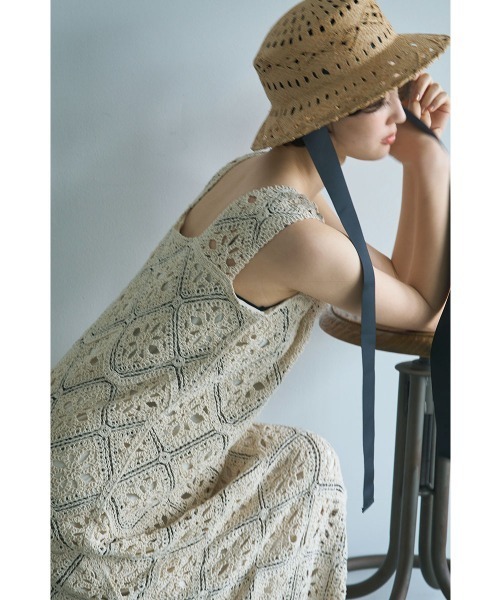 marjour(マージュール)の「CROCHET LACE DRESS(ワンピース・レディース・ホワイト×ブラック/チャコール・M)」の8枚目の写真