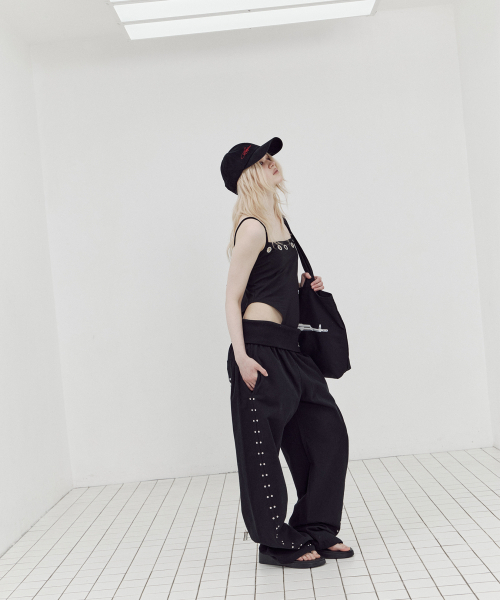 SETUP-EXE(セットアップイーエックスイー)の「FOLDED WAIST STUD PANTS / BLACK(その他パンツ・レディース・その他・OS)」の7枚目の写真