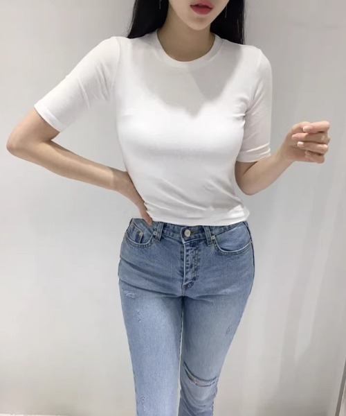 semuse(セミューズ)の「5分袖スリムフィットシンプルTシャツ(Tシャツ/カットソー・レディース・ブラック/ホワイト・FREE)」の5枚目の写真