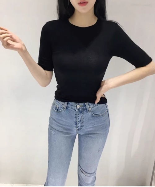 semuse(セミューズ)の「5分袖スリムフィットシンプルTシャツ(Tシャツ/カットソー・レディース・ブラック/ホワイト・FREE)」の13枚目の写真