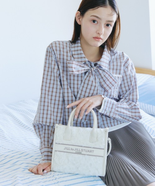 JILL by JILL STUART(ジルバイジルスチュアート)の「フラワーチュールトートバッグ(ショルダーバッグ・レディース・ブルー/ホワイト・FREE)」の5枚目の写真