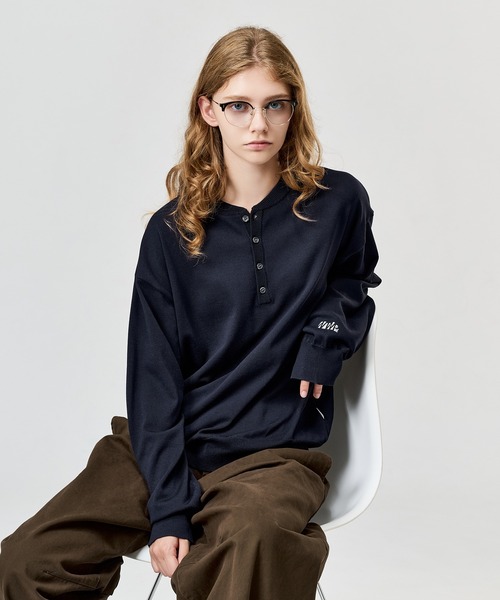 WETTEMPT(ウィテンプト)の「HIGH GAUGE HENRY NECK L/S KNIT / ハイゲージヘンリーネックL/Sニット(ニット/セーター・メンズ・ネイビー/ブラウン/グレー/ブラック・SMALL/MEDIUM/LARGE)」の4枚目の写真