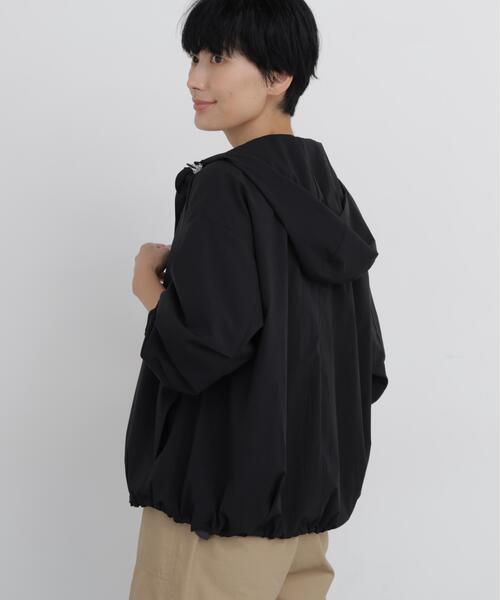 +phenix(プラスフェニックス)の「◆【弱撥水加工 / ウォッシャブル】+phenix コラボウィンドブレーカー(ブルゾン・レディース・ベージュ系その他2/ブラック・MEDIUM)」の4枚目の写真