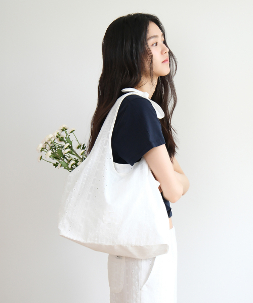 MOUI(モウイ)の「Light eyelet bag (O/WHITE)(エコバッグ/サブバッグ・レディース・その他・FREE)」の3枚目の写真