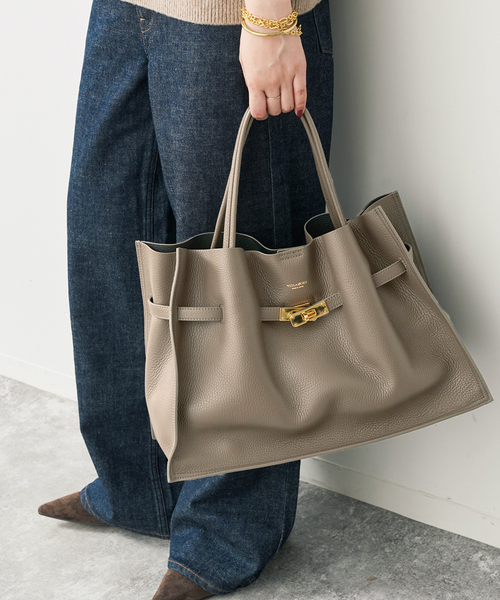 Spick & Span(スピックアンドスパン)の「《新色有り / 追加》VIOLAd’ORO イタリアンWフェイスレザートートバッグ L(トートバッグ・レディース・ブラック/グレー・FREE)」の2枚目の写真