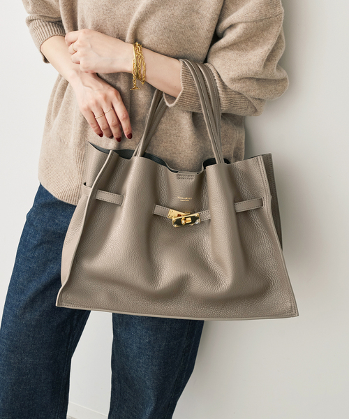 Spick & Span(スピックアンドスパン)の「《新色有り / 追加》VIOLAd’ORO イタリアンWフェイスレザートートバッグ L(トートバッグ・レディース・ブラック/グレー・FREE)」の9枚目の写真