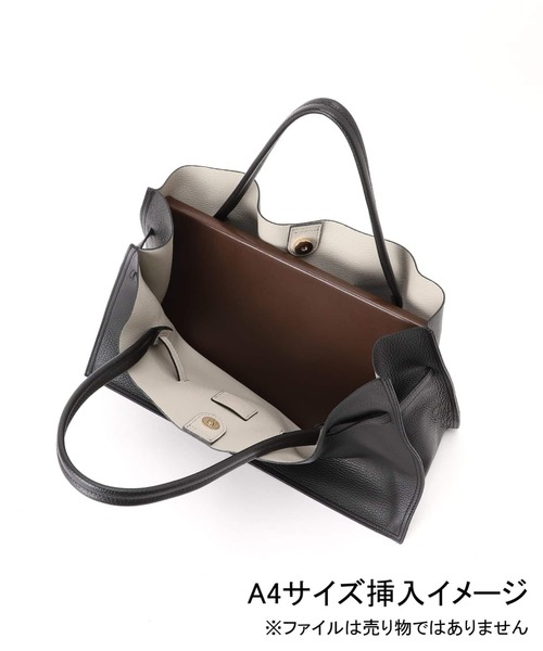 Spick & Span(スピックアンドスパン)の「《新色有り / 追加》VIOLAd’ORO イタリアンWフェイスレザートートバッグ L(トートバッグ・レディース・ブラック/グレー・FREE)」の5枚目の写真
