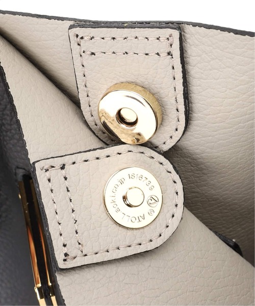 Spick & Span(スピックアンドスパン)の「《新色有り / 追加》VIOLAd’ORO イタリアンWフェイスレザートートバッグ L(トートバッグ・レディース・ブラック/グレー・FREE)」の6枚目の写真