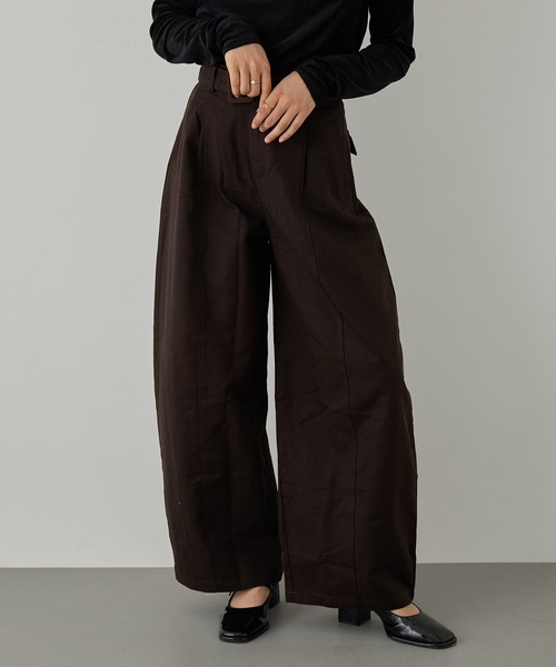 MAGASIN DE MODE Chou Chou（マガジンデモードシュシュ）の「【MAGASIN DE MODE Chou Chou】ベルテッドワイドパンツ SND（その他パンツ・レディース・ダークブラウン/アイボリー・M/S）」の4枚目の写真