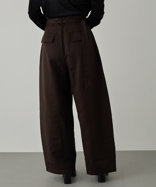 MAGASIN DE MODE Chou Chou（マガジンデモードシュシュ）の「【MAGASIN DE MODE Chou Chou】ベルテッドワイドパンツ SND（その他パンツ・レディース・ダークブラウン/アイボリー・M/S）」の6枚目の写真