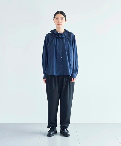 HAU(ハウ)の「ブラウス "ciel"(シャツ/ブラウス・レディース・ネイビー/ライトグレー・MEDIUM)」の2枚目の写真