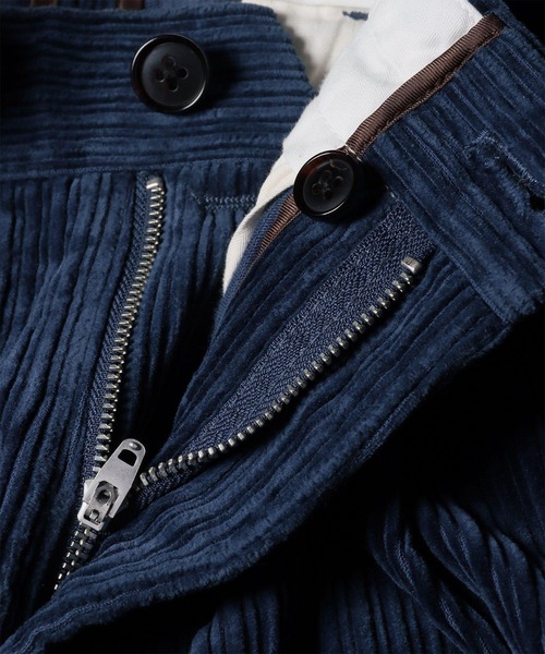 PS Paul Smith(ピーエスポールスミス)の「ワイドコーデュロイ タックトラウザーズ / 262103 A109(その他パンツ・メンズ・ネイビー/ダークグレー・MEDIUM/LARGE)」の5枚目の写真