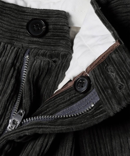 PS Paul Smith(ピーエスポールスミス)の「ワイドコーデュロイ タックトラウザーズ / 262103 A109(その他パンツ・メンズ・ネイビー/ダークグレー・MEDIUM/LARGE)」の10枚目の写真