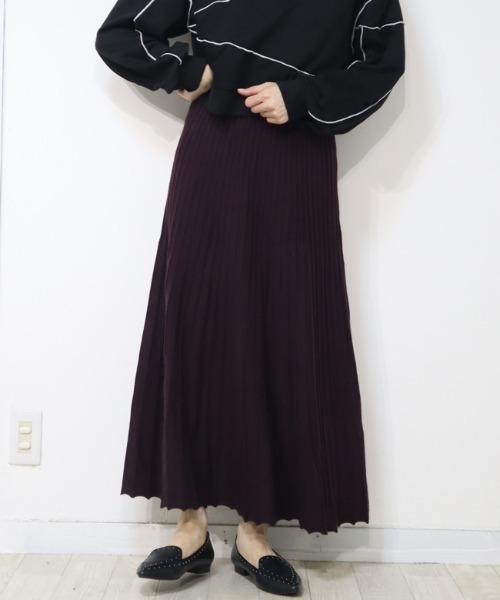 DISKEEN SURE(ディスキーンシュアー)の「プリーツ見え&高見え品格アップのニットロングスカート(スカート・レディース・チャコール/ブラウン/パープル/ブラック・FREE)」の13枚目の写真