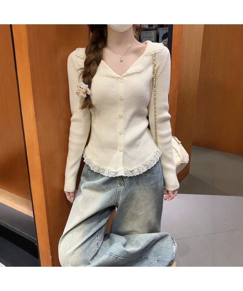 NoBelle(ノベル)の「フリルレースVネックリブニット長袖トップス(ニット/セーター・レディース・ホワイト/グレー・FREE)」の7枚目の写真