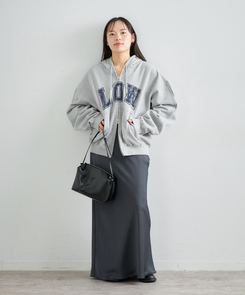 U by SPICK&SPAN(ユーバイスピックアンドスパン)の「《 追加 》 LOW CLASSIC Lc LOW SOFT SWEAT ZIP-UP HOODIE(パーカー・レディース・ブラック系その他/チャコールグレー・MEDIUM)」の10枚目の写真