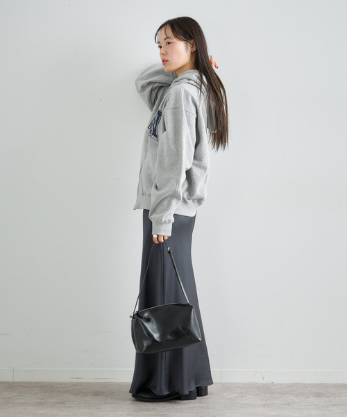 U by SPICK&SPAN(ユーバイスピックアンドスパン)の「《 追加 》 LOW CLASSIC Lc LOW SOFT SWEAT ZIP-UP HOODIE(パーカー・レディース・ブラック系その他/チャコールグレー・MEDIUM)」の11枚目の写真