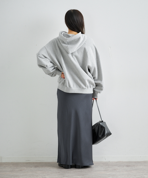 U by SPICK&SPAN(ユーバイスピックアンドスパン)の「《 追加 》 LOW CLASSIC Lc LOW SOFT SWEAT ZIP-UP HOODIE(パーカー・レディース・ブラック系その他/チャコールグレー・MEDIUM)」の13枚目の写真