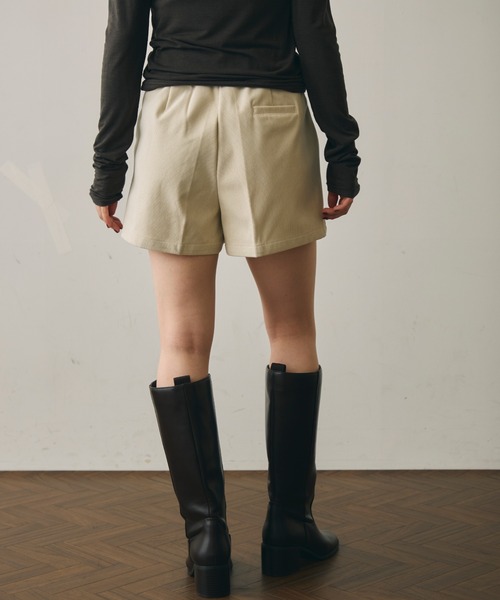 Trish(トリッシュ)の「細コールショートパンツ(その他パンツ・レディース・キャメル/ブラウン/アイボリー・MEDIUM/SMALL)」の7枚目の写真