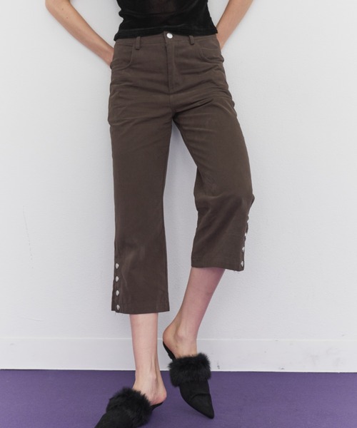 Rohwel(ローウェル)の「Side Snap Flare Capri Pants / サイドスナップフレアカプリパンツ(その他パンツ・レディース・カーキ/ブラック・FREE)」の17枚目の写真