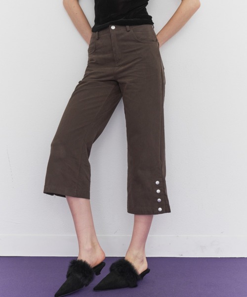 Rohwel(ローウェル)の「Side Snap Flare Capri Pants / サイドスナップフレアカプリパンツ(その他パンツ・レディース・カーキ/ブラック・FREE)」の18枚目の写真