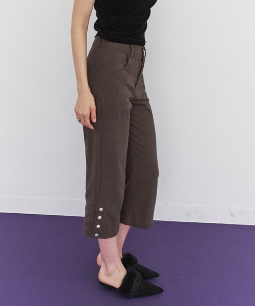 Rohwel(ローウェル)の「Side Snap Flare Capri Pants / サイドスナップフレアカプリパンツ(その他パンツ・レディース・カーキ/ブラック・FREE)」の22枚目の写真