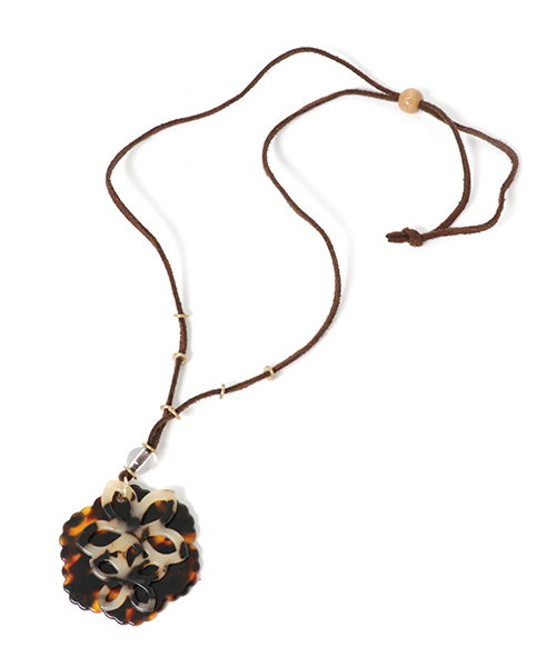 チャイハネ（チャイハネ）の「【チャイハネ】ダブルフラワーネックレス（ネックレス・レディース・ブラウン/ホワイト/ライトブルー・FREE）」の2枚目の写真