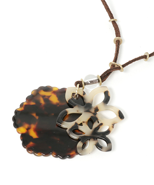 チャイハネ（チャイハネ）の「【チャイハネ】ダブルフラワーネックレス（ネックレス・レディース・ブラウン/ホワイト/ライトブルー・FREE）」の4枚目の写真