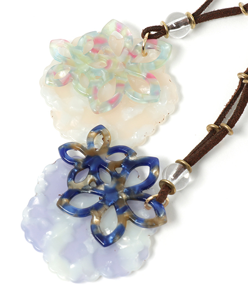 チャイハネ（チャイハネ）の「【チャイハネ】ダブルフラワーネックレス（ネックレス・レディース・ブラウン/ホワイト/ライトブルー・FREE）」の7枚目の写真