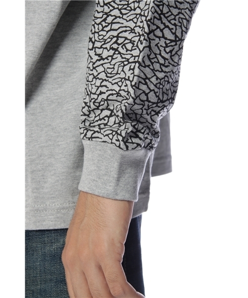 XLARGE（エクストララージ）の「L/S TEE CRACKED SLEEVE（Tシャツ/カットソー・メンズ・ホワイト/アッシュグレー/ブラウン/グリーン/レッド・SMALL/MEDIUM/LARGE/X-LARGE）」の9枚目の写真