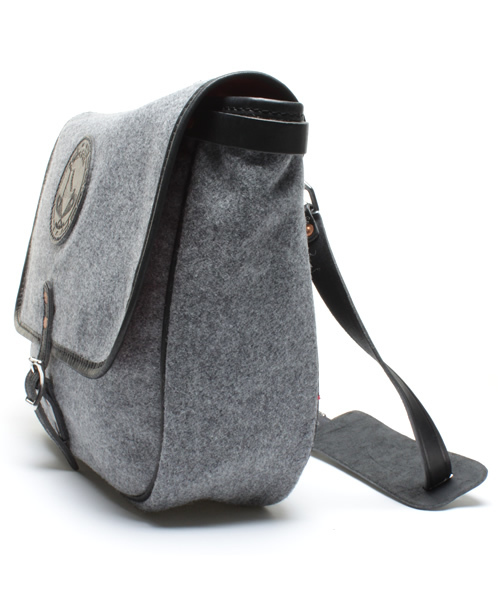 SHIPS（シップス）の「YUKETEN: MAILMAN BAG（ショルダーバッグ）」 - WEAR