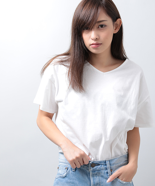 Denime(ドゥニーム)の「2WAYベーシックカットソー(Tシャツ/カットソー・レディース・ダークオレンジ/カーキ/ブラック/レッド/ホワイト/ライトパープル・FREE)」の2枚目の写真