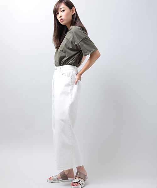 Denime(ドゥニーム)の「2WAYベーシックカットソー(Tシャツ/カットソー・レディース・ダークオレンジ/カーキ/ブラック/レッド/ホワイト/ライトパープル・FREE)」の17枚目の写真