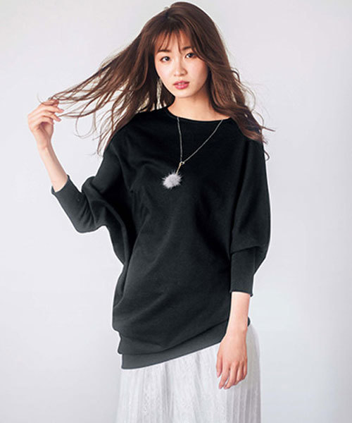 GeeRA(ジーラ)の「フェイクネックレス付アシメデザイントップス(Tシャツ/カットソー・レディース・ブラック/ベージュ/ボルドー・MEDIUM/X-LARGE/LARGE)」の2枚目の写真